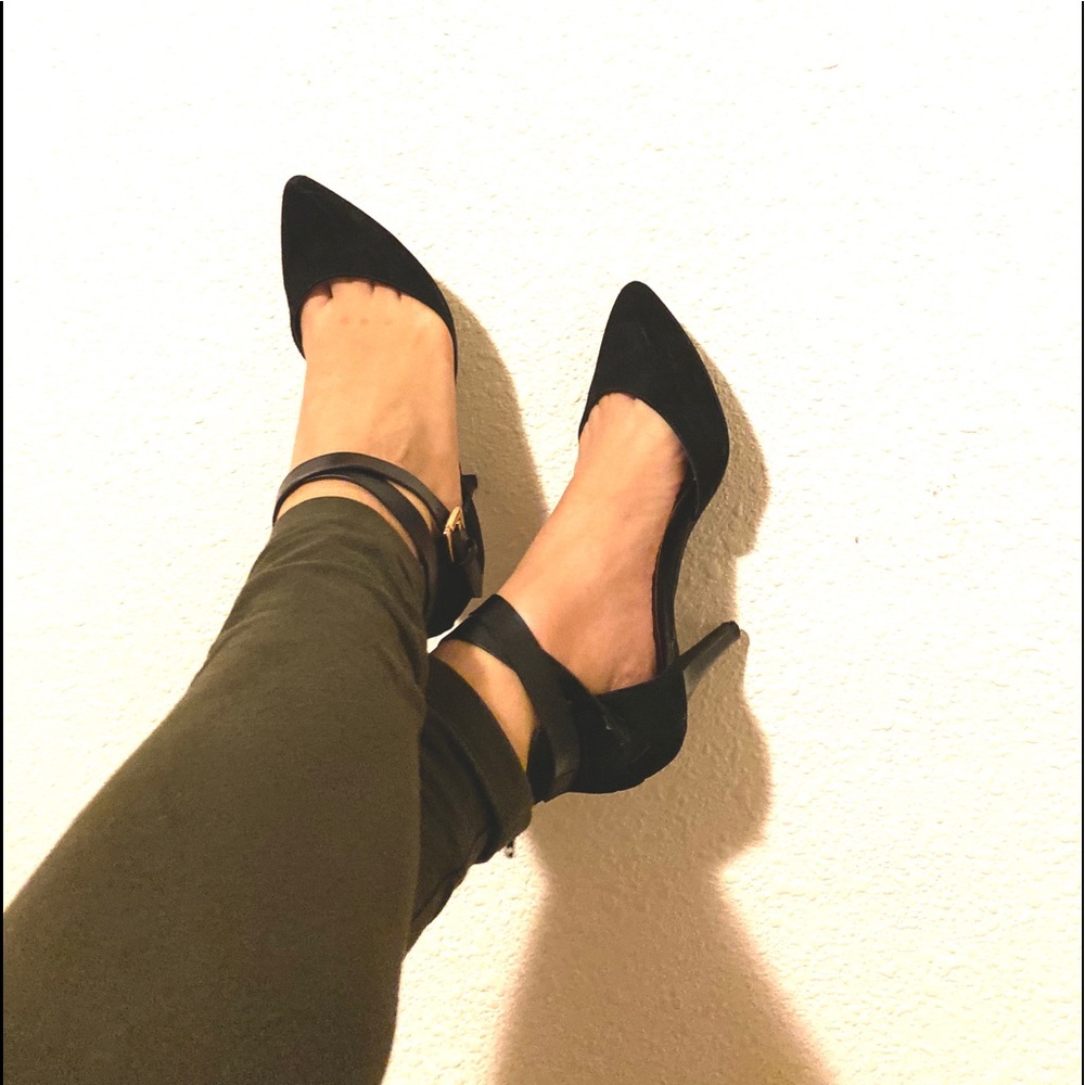 Sexy and comfy strap detail pumps!
